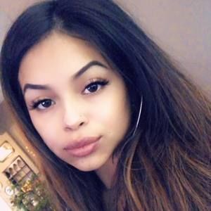 Meet your Posher, Evelyn